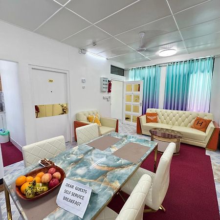 Ontrack Travel Transit Hotel ماليه المظهر الخارجي الصورة